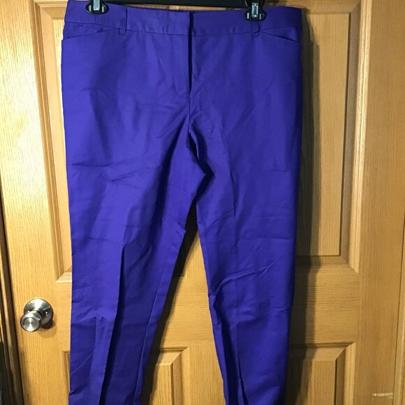 Liz Claiborne Purple Cropped Pants - Picture 1 of 2